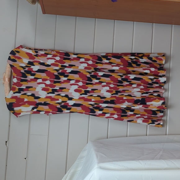 Short sleeve dress,( new with out tag, fall of) size L - Picture 2 of 5